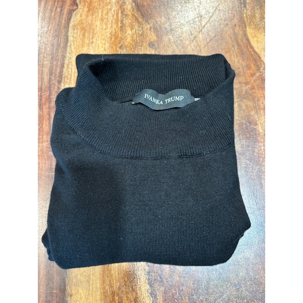 Y2K Ivanka Trump women's pullover sweater black sz XL gold buttons quiet luxury - Picture 9 of 9